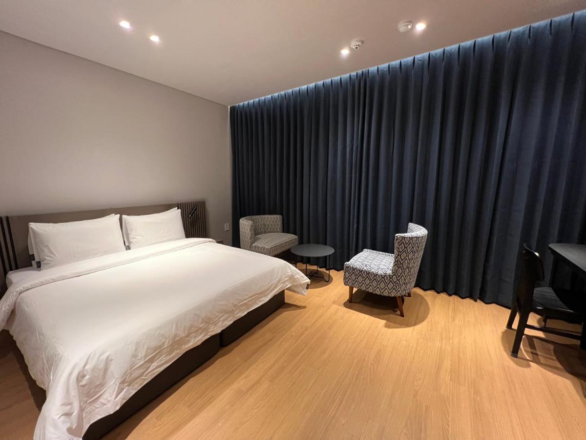 Jinhae Intercity Hotel Changwon Buitenkant foto