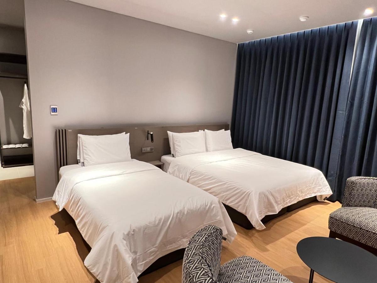Jinhae Intercity Hotel Changwon Buitenkant foto